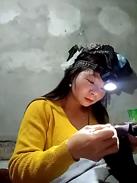 Snapshot of vangkt-cute chatting on January 13, 8:13 pm vangkt-cute online show from January 13, 8:13 pm