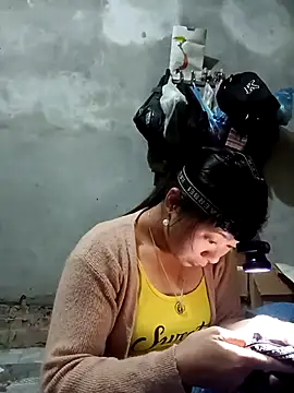 Snapshot of vangkt-cute chatting on December 2, 11:34 am vangkt-cute online show from December 2, 11:34 am