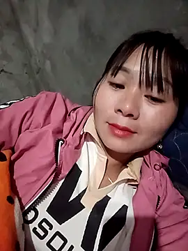 Snapshot of vangkt-cute chatting on February 5, 1:18 pm vangkt-cute online show from February 5, 1:18 pm