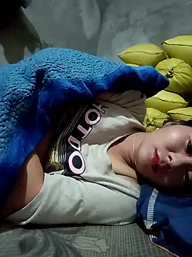 Snapshot of vangkt-cute chatting on November 27, 4:57 am vangkt-cute online show from November 27, 4:57 am