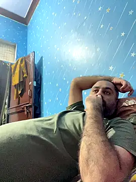 Snapshot of arjunforyou4 chatting on December 14, 3:28 pm arjunforyou4 online show from December 14, 3:28 pm