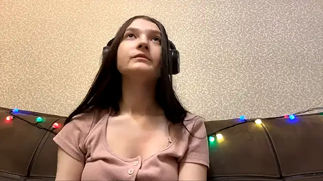 AurorAurora online show from December 16, 8:18 am