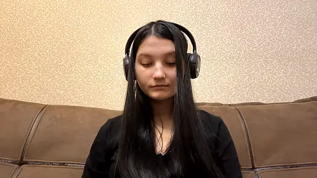 AurorAurora online show from January 8, 8:53 am