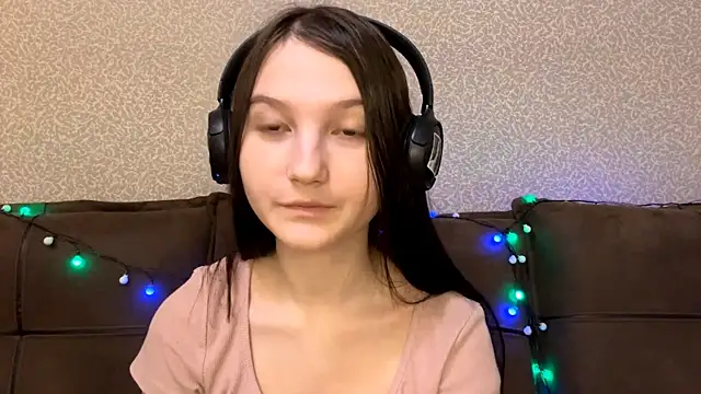 AurorAurora online show from December 15, 8:31 am