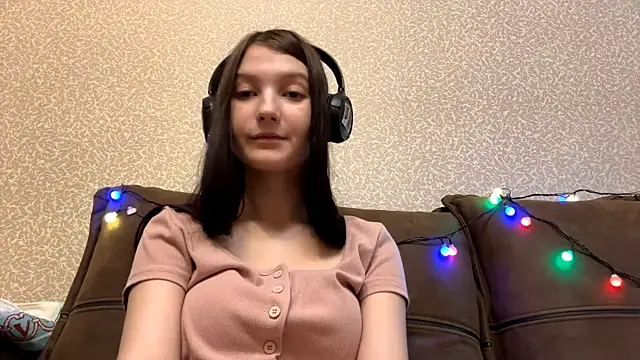 AurorAurora online show from December 18, 8:30 am