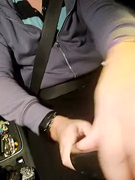 Snapshot of Nousdeux21 chatting on February 3, 5:51 pm Nousdeux21 online show from February 3, 5:51 pm