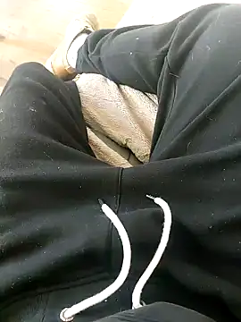 Snapshot of Nousdeux21 chatting on December 16, 11:03 am Nousdeux21 online show from December 16, 11:03 am