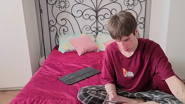 Danny loves Mary online show from April 30, 7:26 am