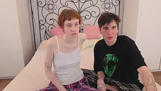 Danny loves Mary online show from April 15, 2:06 am