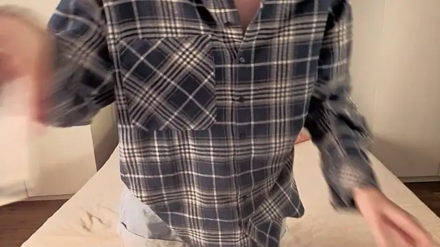 Danny loves Mary online show from March 13, 2:05 am