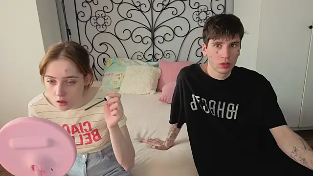 Danny loves Mary online show from April 1, 2:02 am