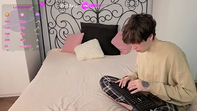 Danny loves Mary online show from February 19, 1:57 am