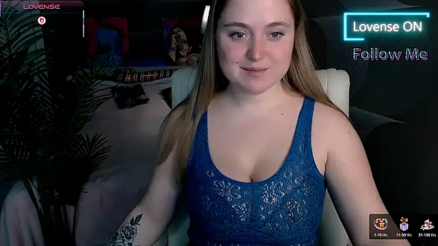 Kate Moan online show from December 19, 7:33 am