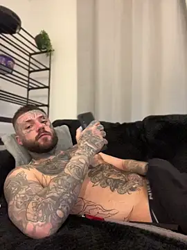 magicmichaell online show from April 8, 7:32 am