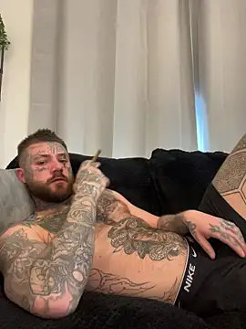 magicmichaell online show from April 12, 10:07 am