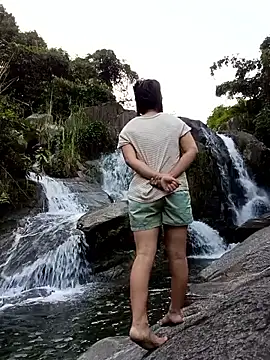 Snapshot of -Huong-99 chatting on November 13, 9:46 am -Huong-99 online show from November 13, 9:46 am