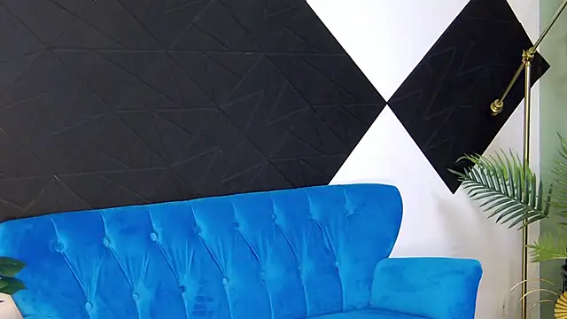 EvvaLovvia online show from December 22, 5:07 am