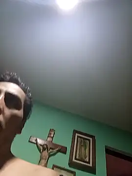 Snapshot of charlyver36 chatting on December 1, 1:28 am charlyver36 online show from December 1, 1:28 am