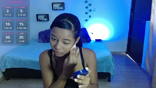 Snapshot of Nikolle_sexy chatting on January 6, 1:48 pm Nikolle sexy online show from January 6, 1:48 pm