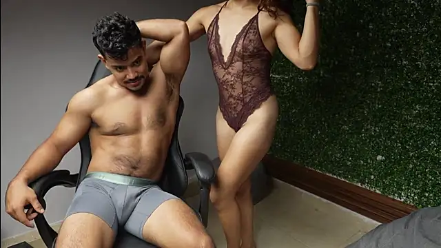 Snapshot of crimson_heart1 chatting on December 16, 12:31 pm crimson heart1 online show from December 16, 12:31 pm