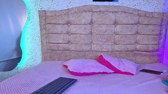Snapshot of adalya_y chatting on June 10, 12:06 pm adalya y online show from June 10, 12:06 pm
