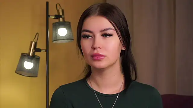 CoreenYorton online show from December 15, 1:11 am