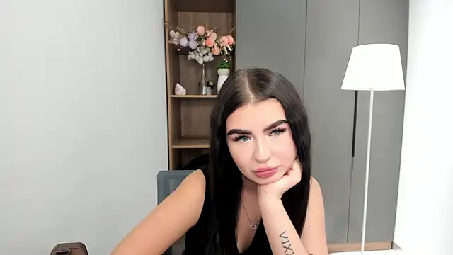 CoreenYorton online show from November 11, 6:08 am