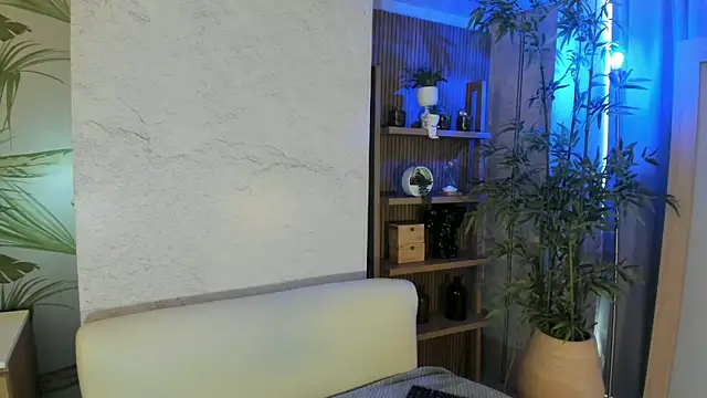 ReiAyanamy online show from April 6, 8:21 pm