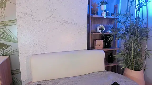 ReiAyanamy online show from April 12, 8:01 pm