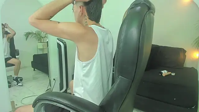 Gabo white1 online show from December 19, 4:38 am