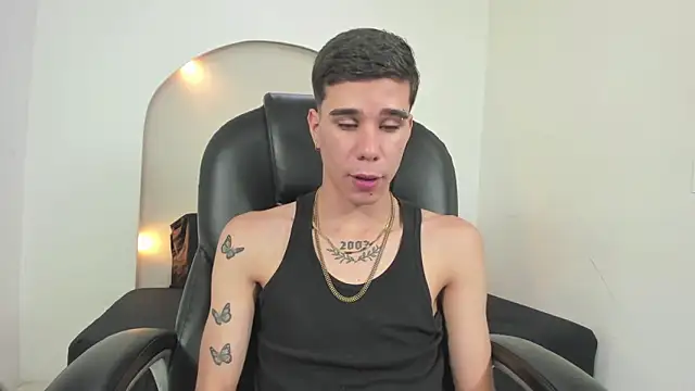 Gabo white1 online show from December 21, 9:44 am