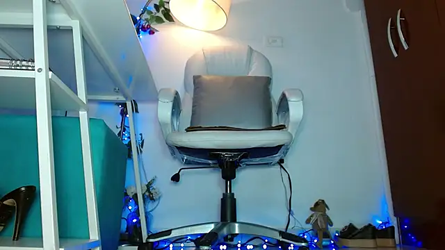 Snapshot of sweetlick_22 chatting on November 29, 4:18 pm sweetlick 22 online show from November 29, 4:18 pm