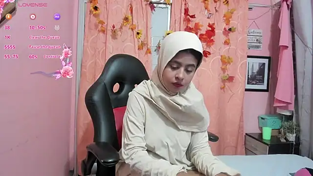 NaylaAbadi online show from November 21, 12:37 pm