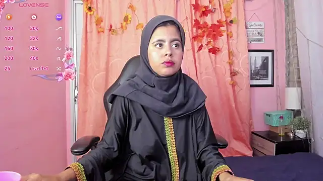 NaylaAbadi online show from December 5, 2:59 pm