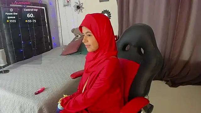 Snapshot of NaylaAbadi chatting on November 17, 12:31 pm NaylaAbadi online show from November 17, 12:31 pm