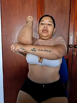 Snapshot of Sarahy- chatting on January 17, 12:31 pm Sarahy- online show from January 17, 12:31 pm