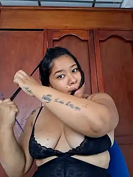 Snapshot of Sarahy- chatting on February 23, 2:17 pm Sarahy- online show from February 23, 2:17 pm