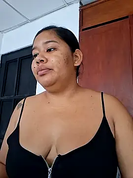 Snapshot of Sarahy- chatting on June 3, 1:34 pm Sarahy- online show from June 3, 1:34 pm