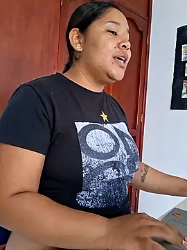 Sarahy- online show from May 12, 1:06 pm