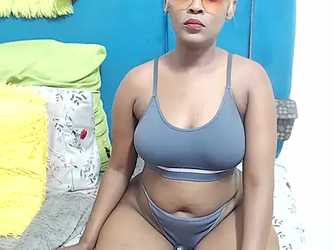 CurvyBabe36 online show from April 2, 3:19 pm