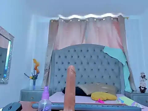 ZamantaANDthalia online show from January 6, 7:29 pm