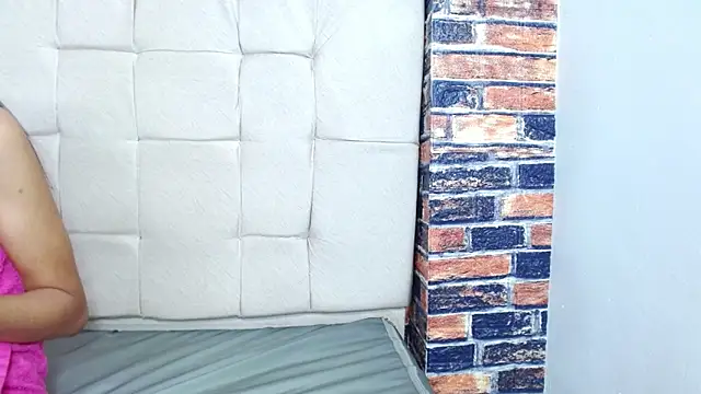 Snapshot of meliangels303av chatting on December 13, 8:26 pm meliangels303av online show from December 13, 8:26 pm