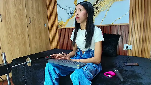 meliangels303av online show from March 25, 3:17 am