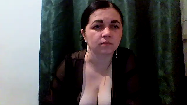 Vitalina282128 online show from May 1, 9:42 pm