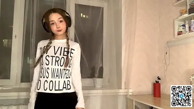 Snapshot of HoaPatton chatting on November 12, 11:14 am HoaPatton online show from November 12, 11:14 am