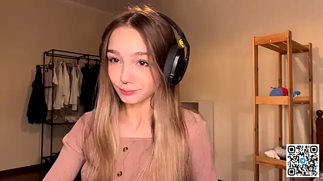 Snapshot of HoaPatton chatting on November 28, 11:32 am HoaPatton online show from November 28, 11:32 am