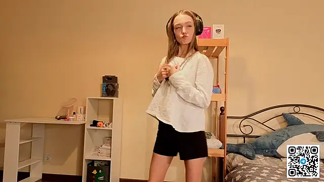 Snapshot of HoaPatton chatting on December 4, 11:09 am HoaPatton online show from December 4, 11:09 am