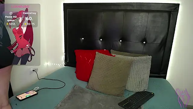 Snapshot of perla_stone_20 chatting on June 25, 7:30 pm perla stone 20 online show from June 25, 7:30 pm