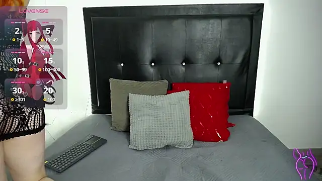 perla stone 20 online show from February 10, 7:35 pm