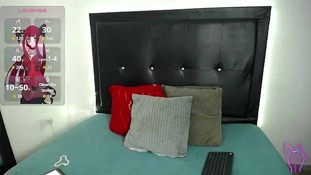 Snapshot of perla_stone_20 chatting on June 17, 10:30 pm perla stone 20 online show from June 17, 10:30 pm
